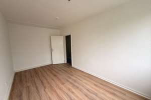 Renovierte 4-Zimmer-Wohnung mit Balkon in Wuppertal  – Hesselnberg 25, 42285 Barmen, Wuppertal – Vorschaubild 5