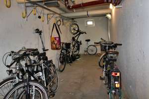 Kurzfristig bezugsfertig: Gepflegte 4-Zimmer ca. 70 m² Wohnung mit zwei Balkonen in Berlin-Marzahn – Die vollständige Adresse der Immobilie erhältst du vom Anbieter., 12619 Hellersdorf, Berlin – Vorschaubild 14