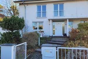Doppelhaushälfte | 5 Zimmer auf 208 m² | Garten, Garage & Sauna