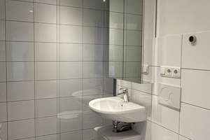 U1/ U3 am OEZ: Helle 2-Zimmer-Wohnung mit Südbalkon – Werner-Friedmann-Bogen 12, 80993 Alt-Moosach, München – Vorschaubild 6