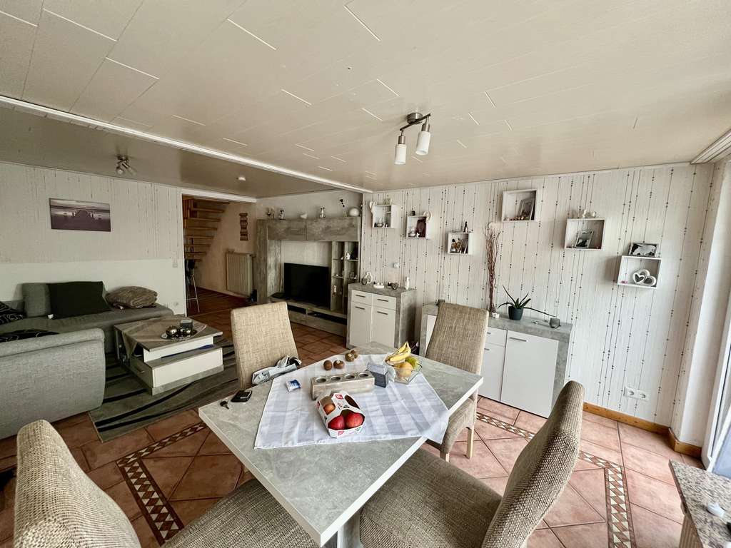 Immobilie in Sarstedt - Wohnen mit Charme auf drei Ebenen - Bild 2