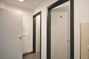 Attraktives Wohn-/ und Bürogebäude mit 
3 Wohneinheiten, 2 Büroeinheiten und 
15 Stellplätzen in 9 – Die vollständige Adresse der Immobilie erhältst du vom Anbieter., 94481 Grafenau – Vorschaubild 34