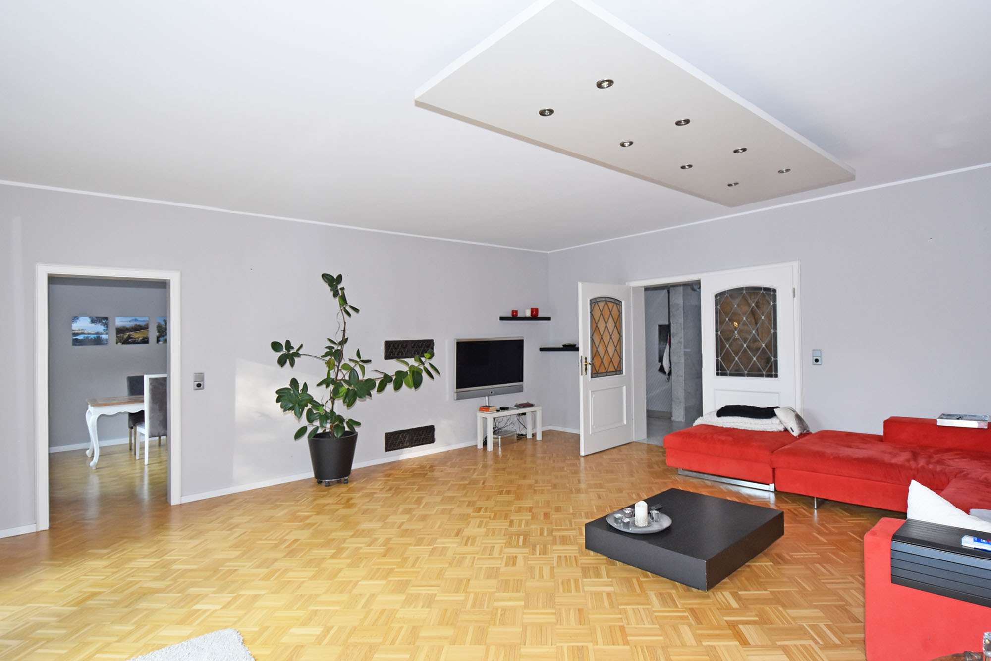 Immobilie in Aumühle - Naturnahes Raumwunder mit vielen Optionen:  Gepflegtes EFH mit Teilkeller und Doppelgarage - Bild 6