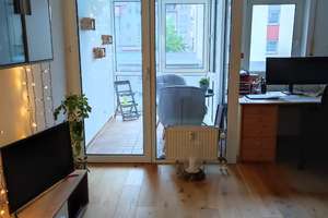 Attraktive, helle Wohnung mit Wintergarten in optimaler Lage Nähe Peterskirche
