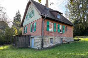 Charmantes, historisches Forsthaus in naturnaher Lage – Stuttgart – Vorschaubild 3