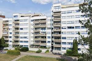 Attraktive, möblierte 1-Zi.-Wohnung mit separater Küche und Balkon im Universitätsviertel Augsburg – Lilienthalstraße 15, 86159 Universitätsviertel, Augsburg – Vorschaubild 1