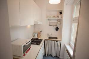 Urban Living in Prenzlauer Berg – möblierte Altbauwohnung mit Charme – Die vollständige Adresse der Immobilie erhältst du vom Anbieter., 10435 Prenzlauer Berg, Berlin – Vorschaubild 8