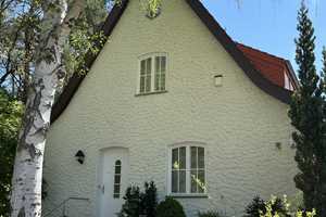 IDYLLISCHES ZUHAUSE IN NIKOLASSEE: Auf einem Sonnengrundstück mit Garten, Terrasse, Garage & Sauna! – Berlin – Vorschaubild 2