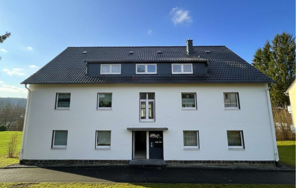 Immobilie in Dietzhölztal - Bezugsfrei & frisch saniert: Helle 3-Zi Wohnung in 35716 Dietzhölztal - Bild 0