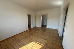 Charmante 2-Zimmer-Dachgeschosswohnung mit Einbauküche in der Karlsruher Südstadt – Die vollständige Adresse der Immobilie erhältst du vom Anbieter., 76137 Südstadt, Karlsruhe – Vorschaubild 4