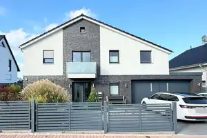 Atemberaubendes Einfamilienhaus mit Doppelgarage und großem Garten in Toplage! – Salzgitter – Vorschaubild 1