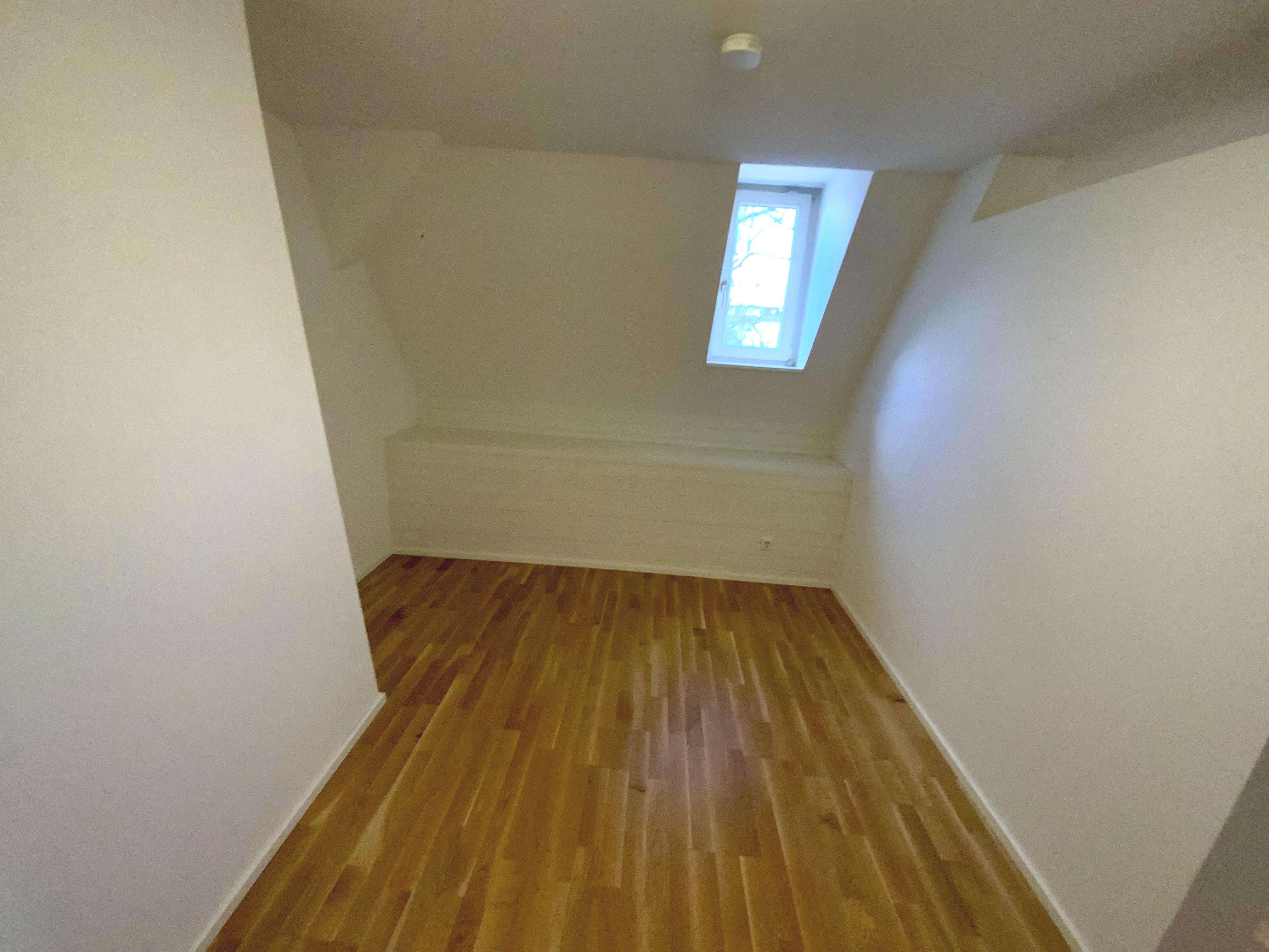 Immobilie in Lindau (Bodensee) - Dachgeschosswohnung mit Seeblick in Jahrhundertwende Villa Lindau - Bild 3