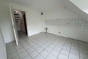 Licht, Raum & Stil auf zwei Ebenen – frisch renovierte Maisonette mit Terrasse und 3 Schlafzimmern – Die vollständige Adresse der Immobilie erhältst du vom Anbieter., 50829 Bocklemünd/Mengenich, Köln – Vorschaubild 10