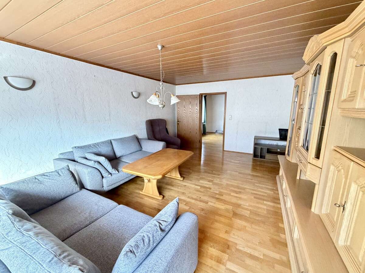 Immobilie in Regensburg - Renovierungsbedürftiges Zweifamilienhaus mit flexiblen Nutzungsmöglichkeiten in ruhiger Traumlage! - Bild 7