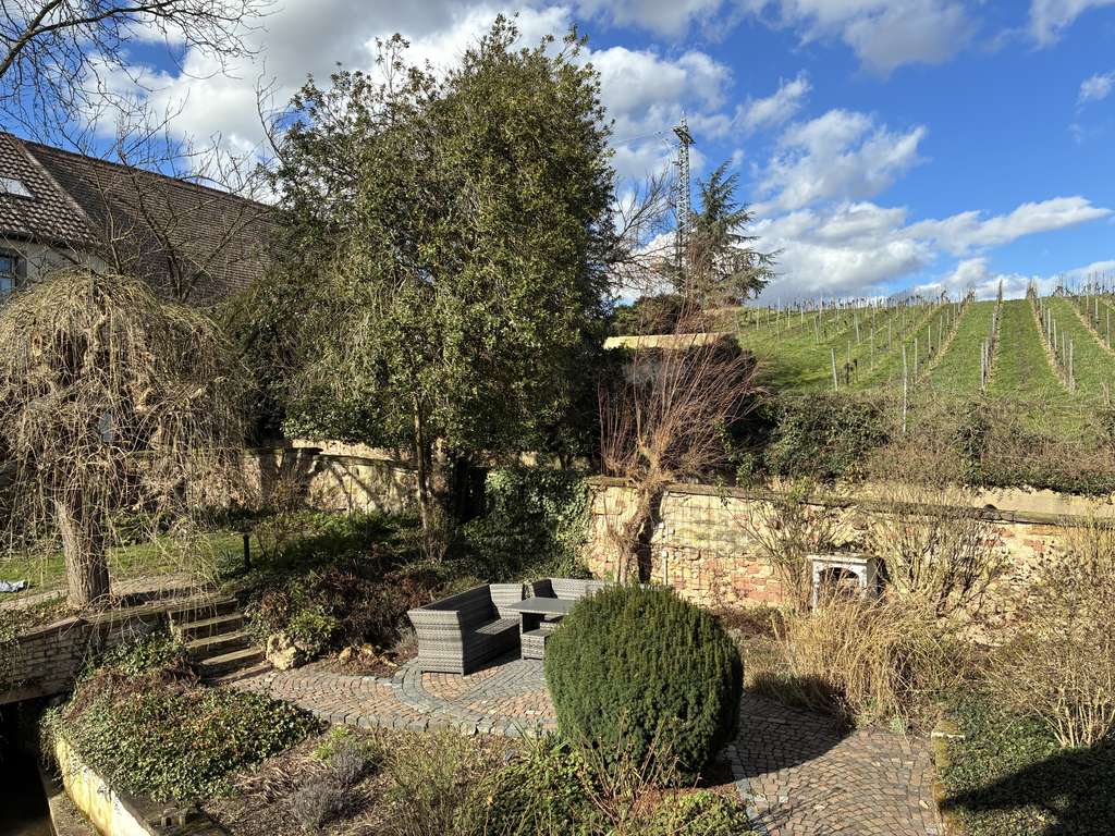 Immobilie in Großkarlbach - Außergewöhnliches Wohnhaus in ehemaliger Mühle mit Pool, großem Garten und Bachlauf – provisionsfrei - Bild 1