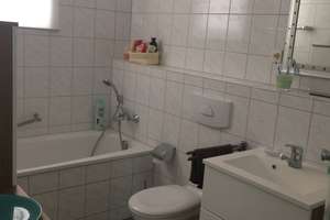 lichtdurchflutete 2-Zimmer DG-Wohnung im Kölner Westen mit 2 Balkonen (Stadtteil Lövenich) – Saarstraße 74b, 50859 Lövenich, Köln – Vorschaubild 12