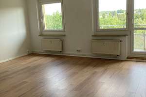 MEGA Ausblick, Küche, Fußboden und Badezimmer neu – Kurt Schneider Str. 22, 9122 Markersdorf, Chemnitz – Vorschaubild 4