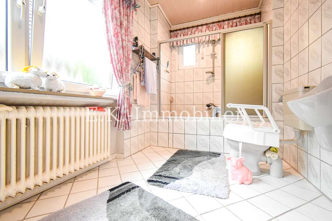 Immobilie in Rhauderfehn - *** Einfamilienhaus im Ortskern **** - Bild 10