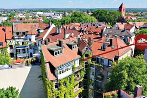 Stadtnah und ruhig 
3-Zimmer-Maisonettewohnung mit Balkon/Wintergarten