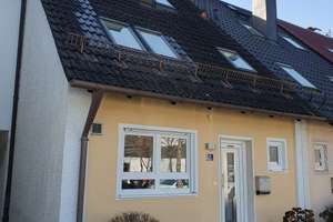 Erstbezug nach Sanierung: Charmantes Reihenhaus mit Garage in Kirchheim/ Heimstetten