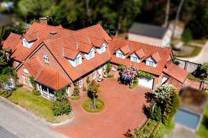 Traumhaft malerisches Wohnhaus mit Doppelgarage, Nebengebäude in Wardenburg-Hundsmühlen/an der Hunte – Die vollständige Adresse der Immobilie erhältst du vom Anbieter., 26203 Wardenburg – Vorschaubild 2