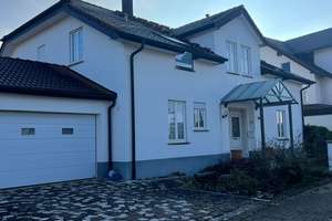Luxuriöse 5-Zimmer Villa mit Doppelgarage in Gomaringen – Thomas-Mann-Straße 36, 72810 Gomaringen – Vorschaubild 1