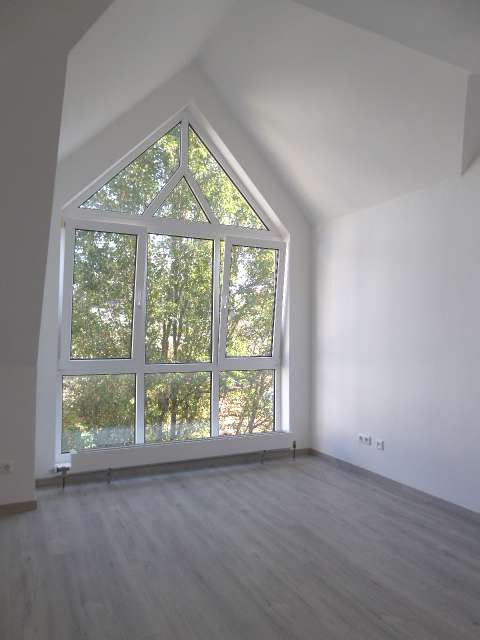 Traumhafte Dachgeschosswohnung... V-E-R-M-I-E-T-E-T image