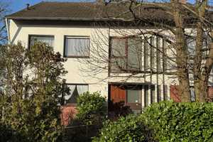 Großzügiges Haus mit weitläufigem Garten und vielfältigen Nutzungsmöglichkeiten in Brühl Badorf – Rhein-Erft-Kreis – Vorschaubild 1