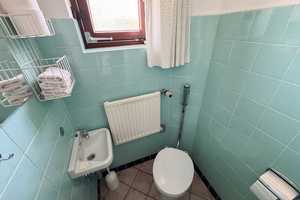 Gut geschnittenes Wohngebäude mit sonnigem Garten und Balkon – Pinneberg (Kreis) – Vorschaubild 12