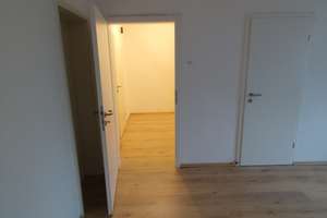 Gemütliche 2-Zimmer-Dachgeschosswohnung in Remscheid – zentral gelegen! – Baustraße 7, 42853 Scheid, Remscheid – Vorschaubild 5