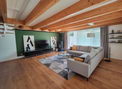 Tolle Eigentumswohnung auf zwei Ebenen mit großer Terrasse, Carport und zwei Stellplätzen