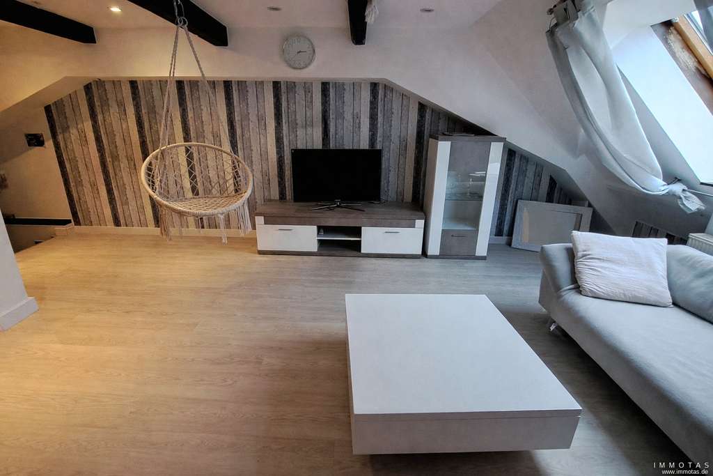 Immobilie in Bobenheim-Roxheim - 3-Zimmer-Maisonette-Wohnung im Dachgeschoss und Spitzboden; mit Garage - frei nach Vereinbarung - Bild 3