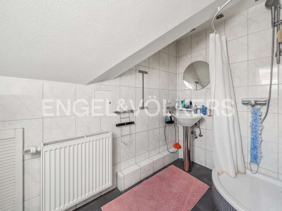 EV - Gäste-WC mit Dusche