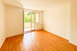 Charmante 2-Zimmer-Wohnung mit sonnigem Balkon und grünem Ausblick