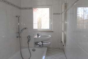 Sonnenbalkon... neues Laminat... Bad mit Fenster... – Lortzingstraße 21, 9119 Kapellenberg, Chemnitz – Vorschaubild 6