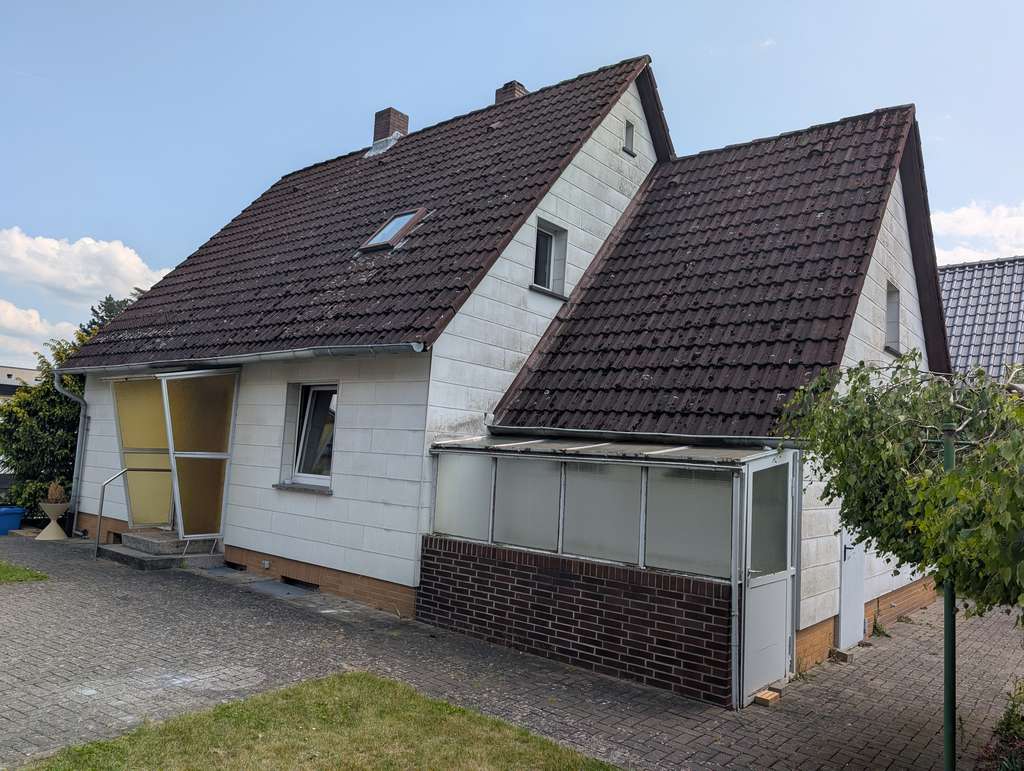 Einfamilienhaus mit Garage im Zentrum von Salzgitter Lebenstedt zu verkaufen !