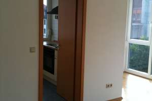 Top-Wohnung zum 1.09. ; Leistenstr. 22, unterhalb Marienfestung mit schönem Blick – Leistenstraße 22, 97082 Steinbachtal, Würzburg – Vorschaubild 4