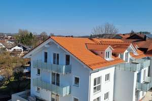 Erstbezug - großzügige bildschöne 3-Zi.-DG-Whg. mit Balkon u. Loggia in Grafing