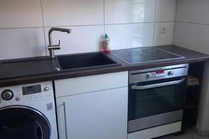 Freundliche 4-Raum-Wohnung mit EBK und Blick ins Grüne in Stadtfeld-Ost erwartet Sie! – Schleiermacherstr. 9, 39108 Stadtfeld Ost, Magdeburg – Vorschaubild 3