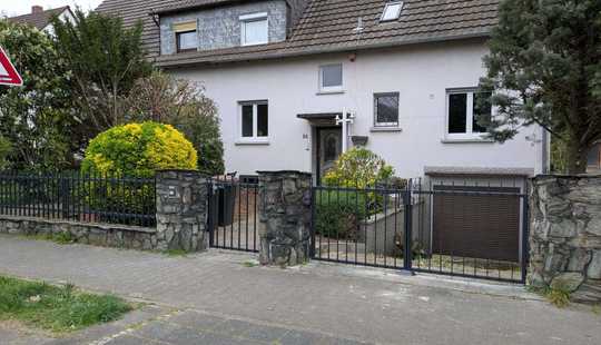 Bild von Große Doppelhaushälfte mit 2 separaten Wohnungen im Buchenbusch