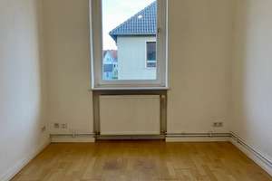 Helle 3-Zimmer-Altbauwohnung mit EBK im westlichen Ringgebiet  – Die vollständige Adresse der Immobilie erhältst du vom Anbieter., 38118 Westliches Ringgebiet, Braunschweig – Vorschaubild 2