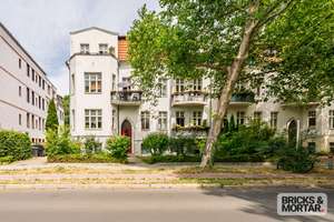 Bezugsfreie 4-Zimmer-Dachgeschosswohnung
mit Südbalkon,Tageslicht-Bad im begehrten Lichterfelde – Die vollständige Adresse der Immobilie erhältst du vom Anbieter., 12205 Lichterfelde, Berlin – Vorschaubild 5