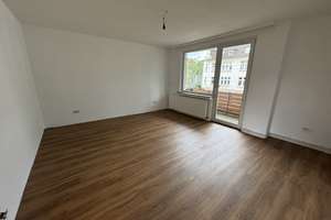 Zentrale Wohnung mit 3 Zimmern und 2 Balkone in Altenbochum – Wittener Straße 145, 44803 Altenbochum, Bochum – Vorschaubild 2