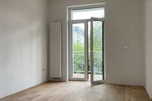 Exklusiv: Frisch kernsanierte 5-Zimmer-Wohnung mit Balkon & moderner Einbauküche