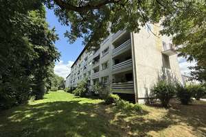 "Mir tanzt keiner auf dem Kopf rum"- Super 3-Zimmer-Wohnung im 4. OG – Wohnen mit Grünblick – Hölderlinstraße 3, 47226 Rheinhausen-Mitte, Duisburg – Vorschaubild 1