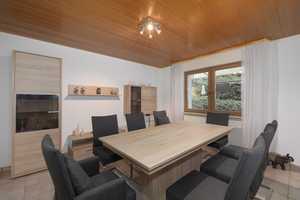 *Reserviert* - Gepflegtes Zweifamilienhaus mit tollem Ausblick, Doppelgarage und Garten! – Enzkreis – Vorschaubild 6