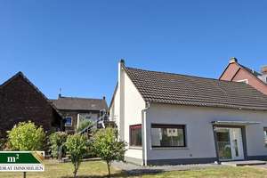 schöne Hofanlage mit zwei Einfamilienhäuser und großem Grundstück