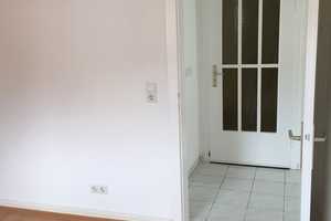 Modernisierte 2-Raum-Dachgeschosswohnung mit Einbauküche in Wuppertal – Franzenstrasse 4, 42105 Wuppertal – Vorschaubild 8