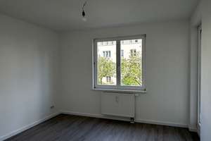 NUR MIT WBS 100/140 MIT BESONDEREM WOHNBEDARF - Familienwohnung in Karow mit Balkon! – Münchehagenstraße 38, 13125 Karow, Berlin – Vorschaubild 4