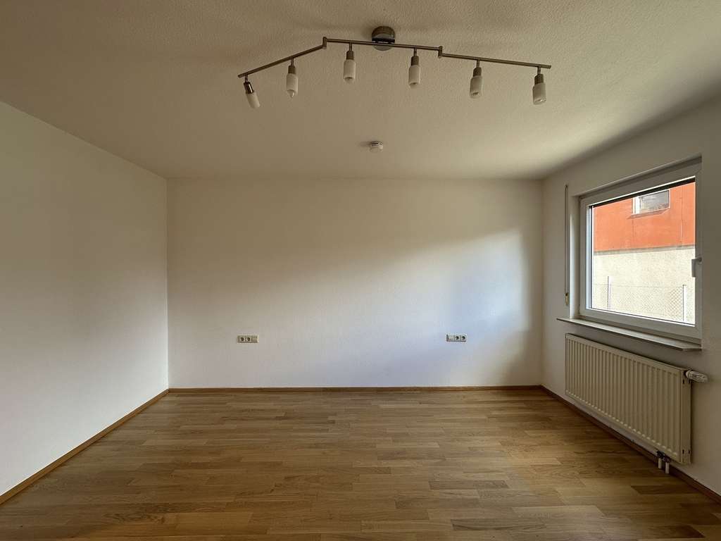 Immobilie in Ohmden - Attraktive 3-Zimmer-Erdgeschosswohnung mit Terrasse und Tiefgaragenstellplatz - Bild 3